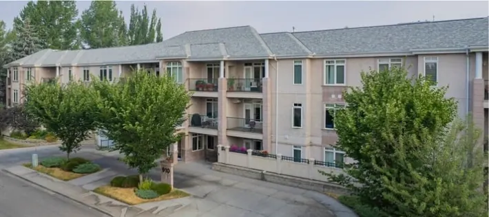 Kelvin Court apartment building